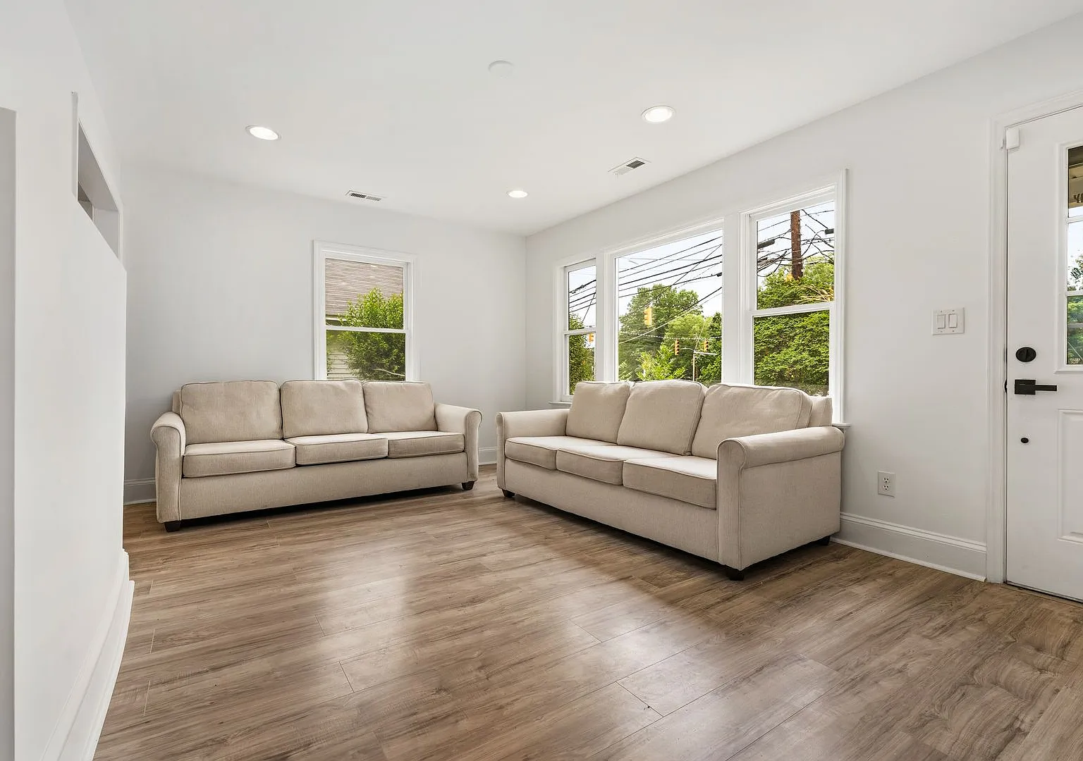 Prime UNC-CH Location-Leasing 27/28! — Photo 4