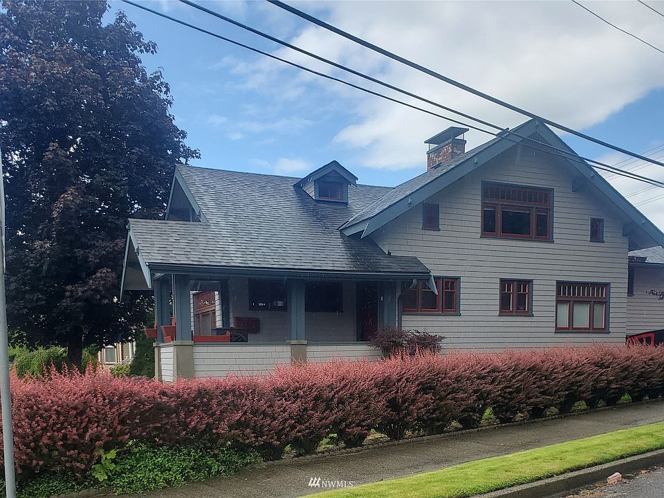 1st image of 425 N Iron St