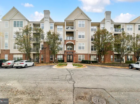 3015 Nicosh Cir Unit 2102, Falls Church, VA 22042