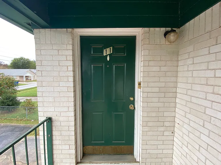 2600 S 56th St — Photo 7