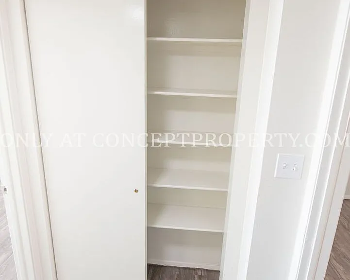 Foothill Terrace — Photo 204