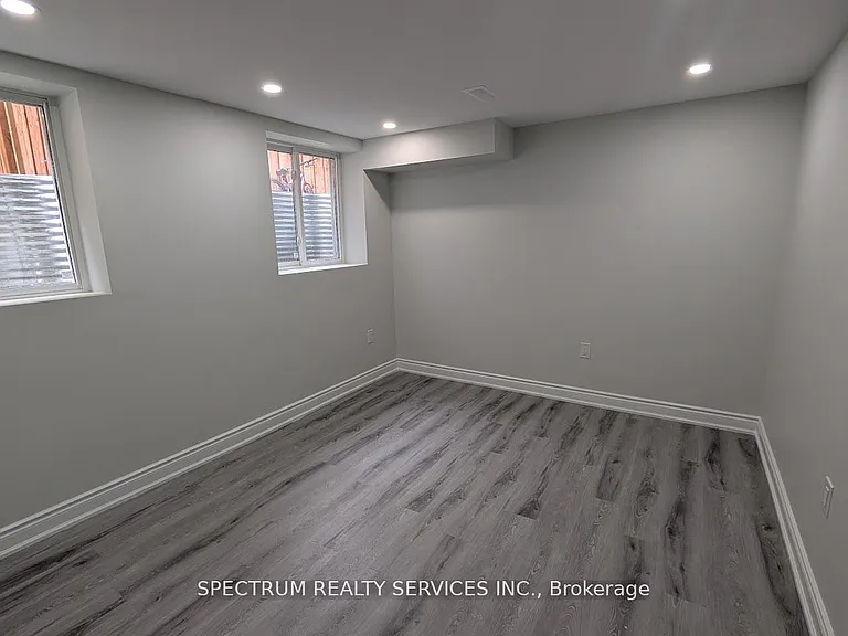 1525 Cranberry Cres #BASEMENT — Photo 5