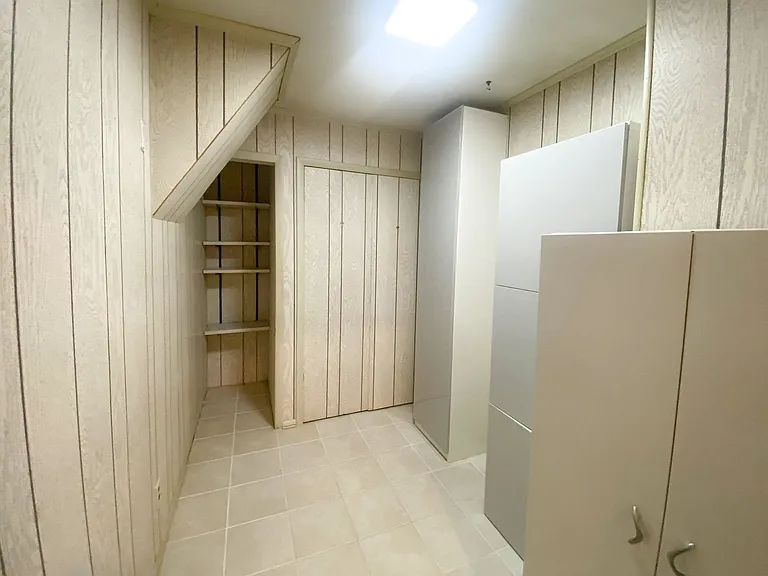 120 E 56th Pl — Photo 15