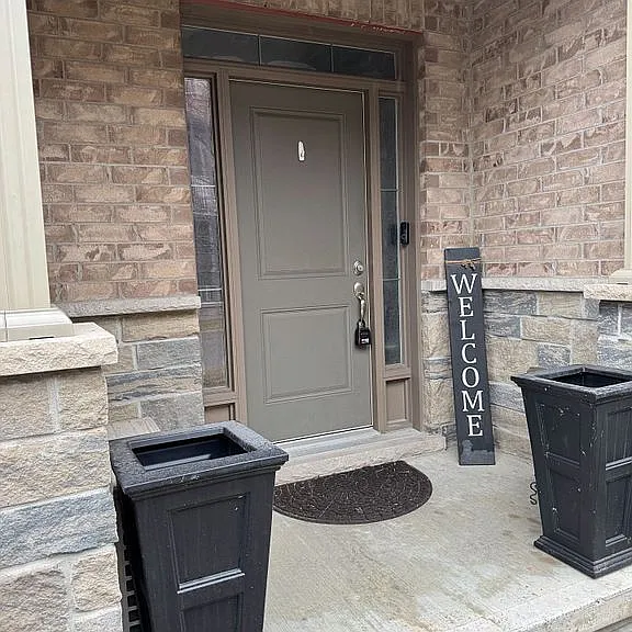 10 Waterview Dr — Photo 1