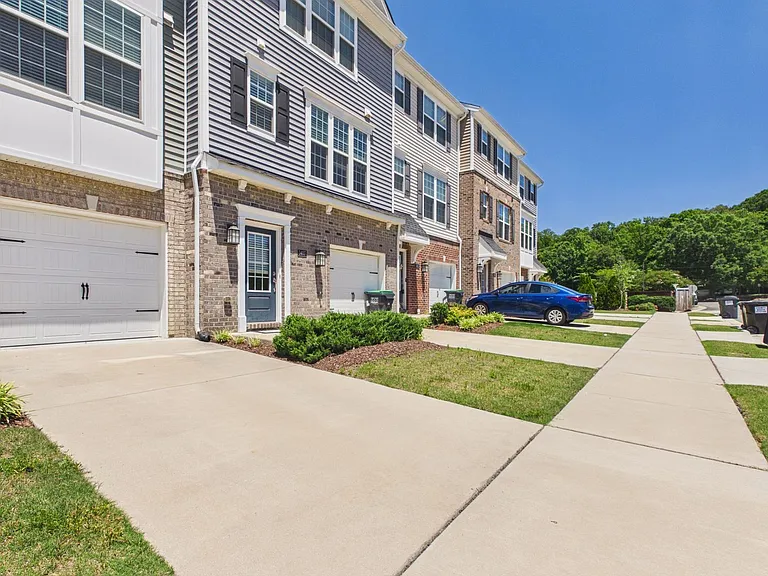 1405 Kerr Dr — Photo 4