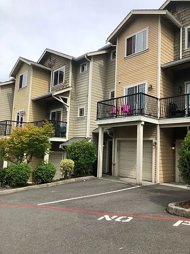 Landing View Townhomes Photo 1