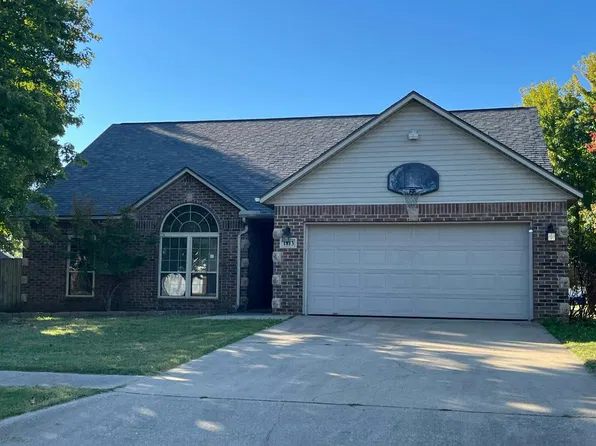 1813 SW Pine Ave, Bentonville, AR 72713
