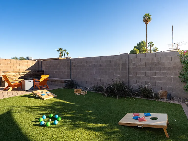 3911 E Dahlia Dr — Photo 3