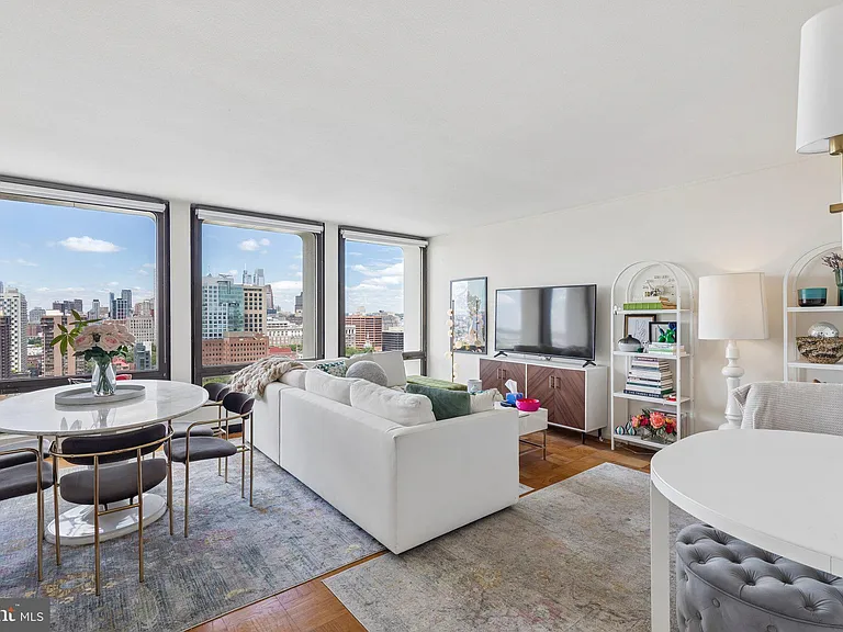 210 Locust St #26FW — Photo 1