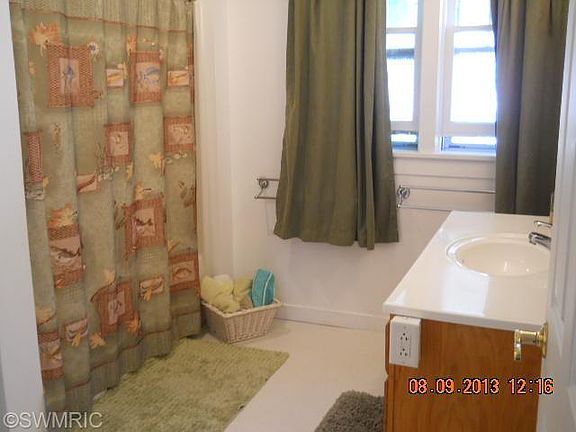 5th image of 307 N William St