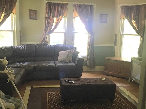4th image of 38 Saint John St