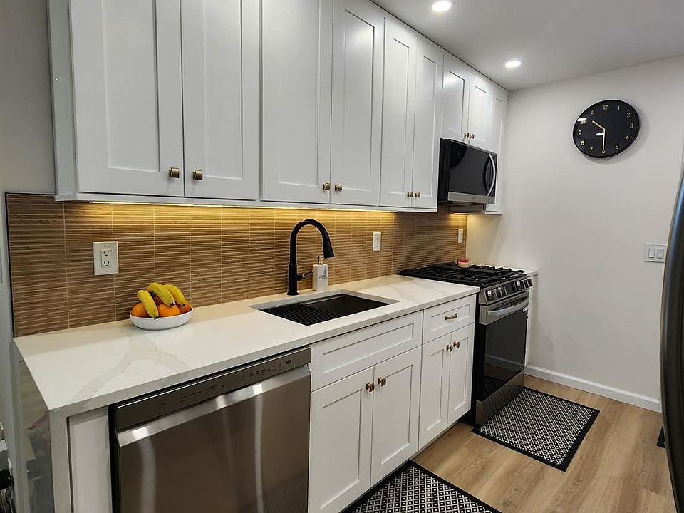 1st image of 46 W Clearwater Road