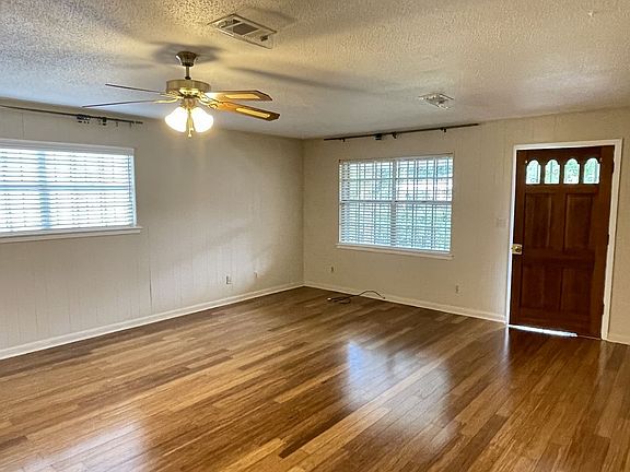 5th image of 1014 Sawyer St