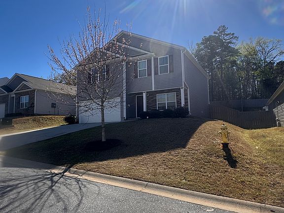 3rd image of 6 Overhill Ln