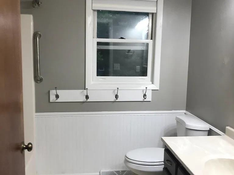 629 Edmund St #B — Photo 10