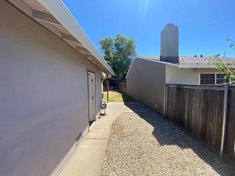 4013 Andedon Cir — Photo 19