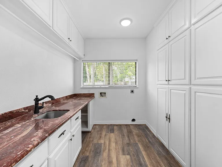 5230 Meadow Forest Dr — Photo 43