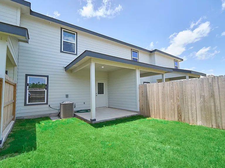 486 Abigail Aly — Photo 26
