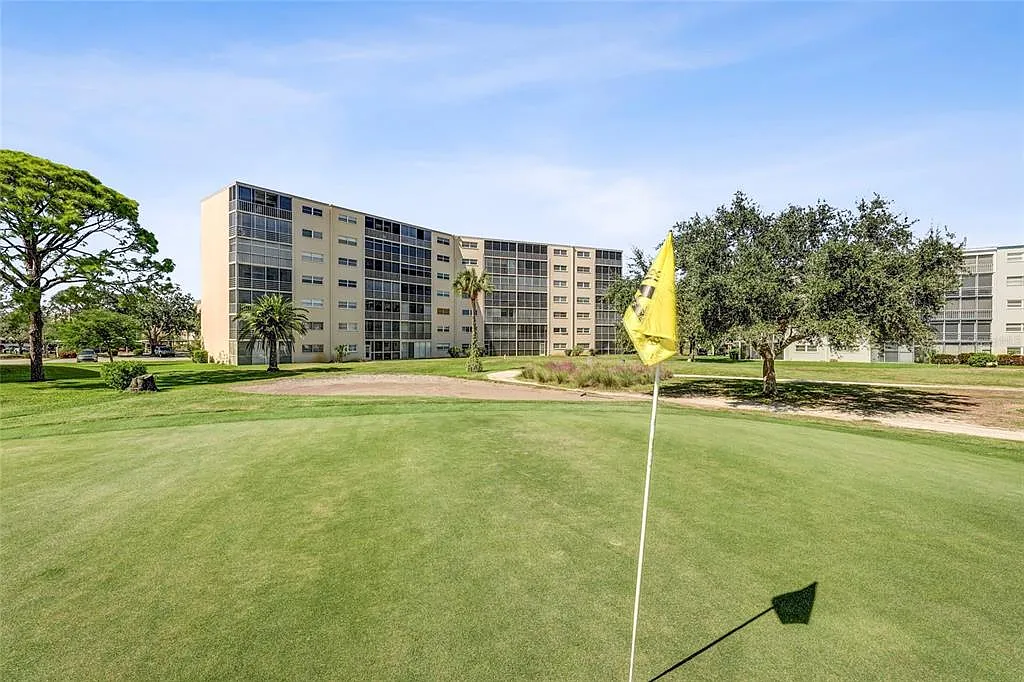 2 bed, 2.0 bath, 1008 sqft, $1,675 — Photo 4