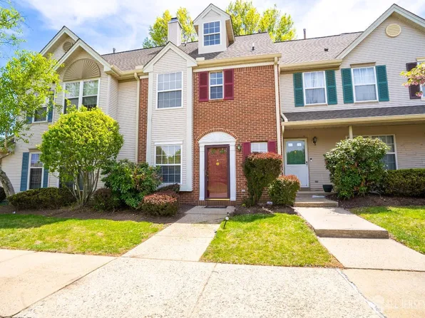 163 Susan Ct, Kendall Park, NJ 08824