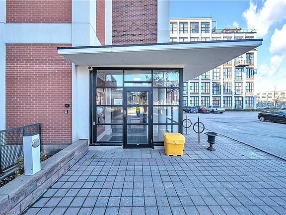 5th image of 404 King St W #109