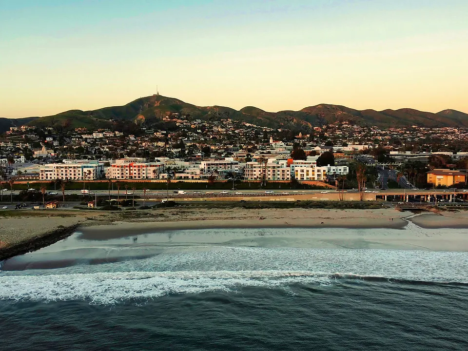 Coastline Ventura apartments community photo