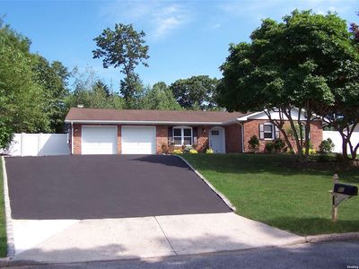 50 Dorothy St, Port Jefferson Station, NY, 11776