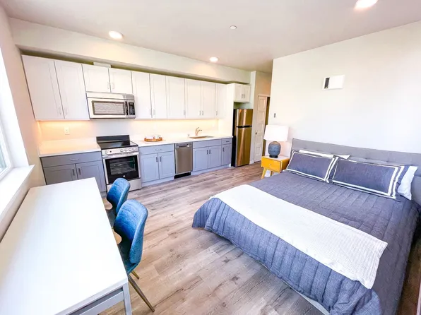 University Flats Apartments, 5521 15th Ave NE #202, Seattle, WA 98105