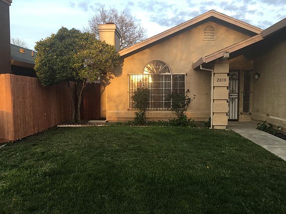 3rd image of 2038 Skyline Dr