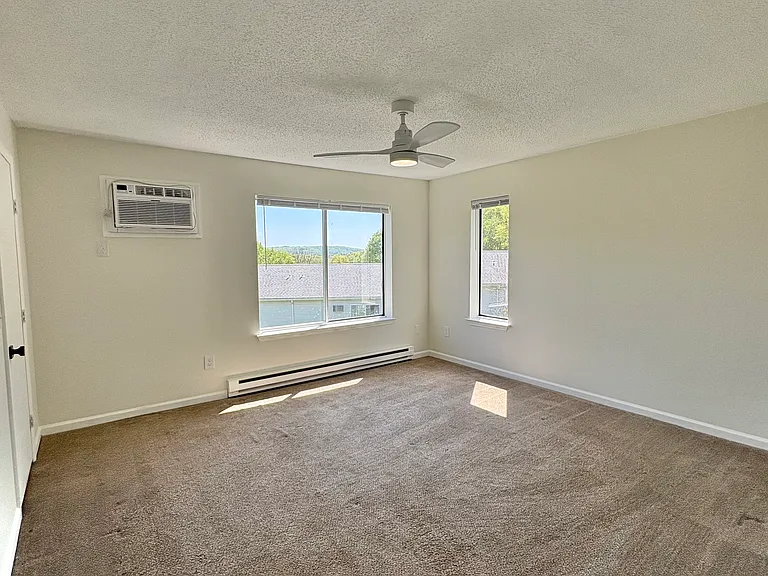 925 Oronoke Rd #30L — Photo 14
