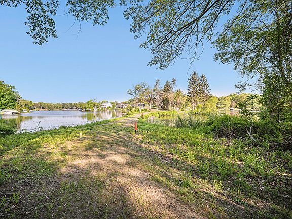 5th image of 11248 Lemott Cir