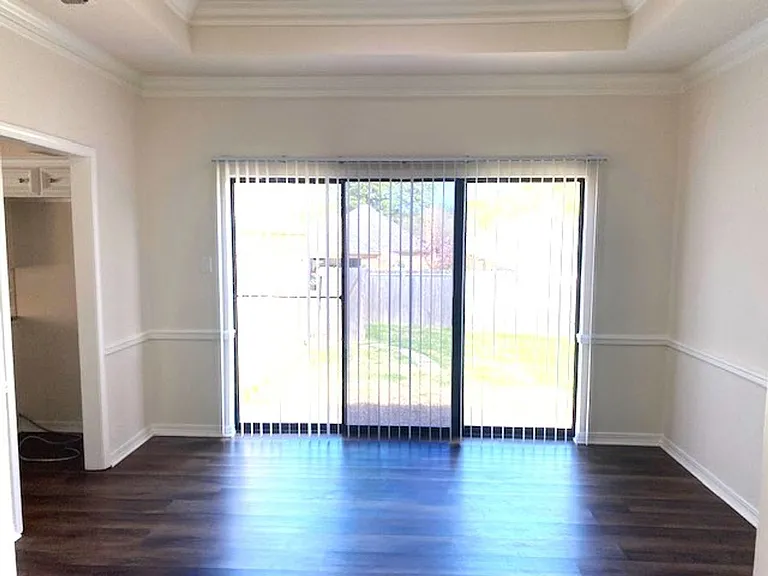 202 Cambridge Rd — Photo 4