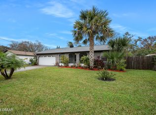 41 Laurel Oaks Cir, Ormond Beach, FL 32174