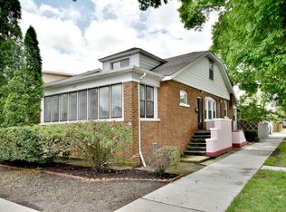 5759 W Waveland Ave, Chicago, IL 60634