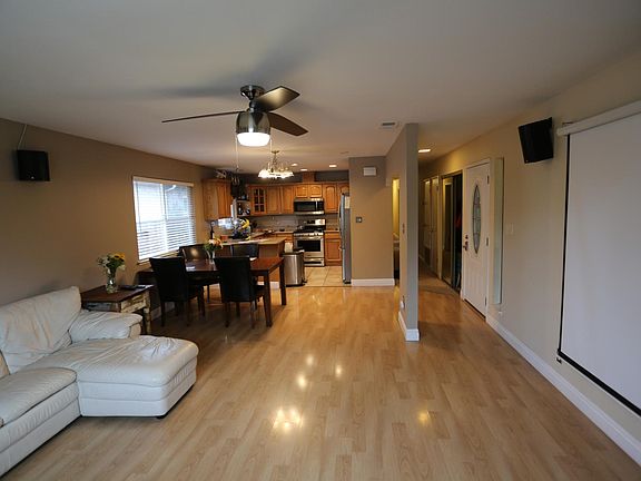 4th image of 385 Mayellen Ave