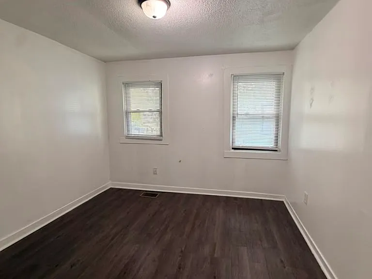 3206 S Temple Ave — Photo 5