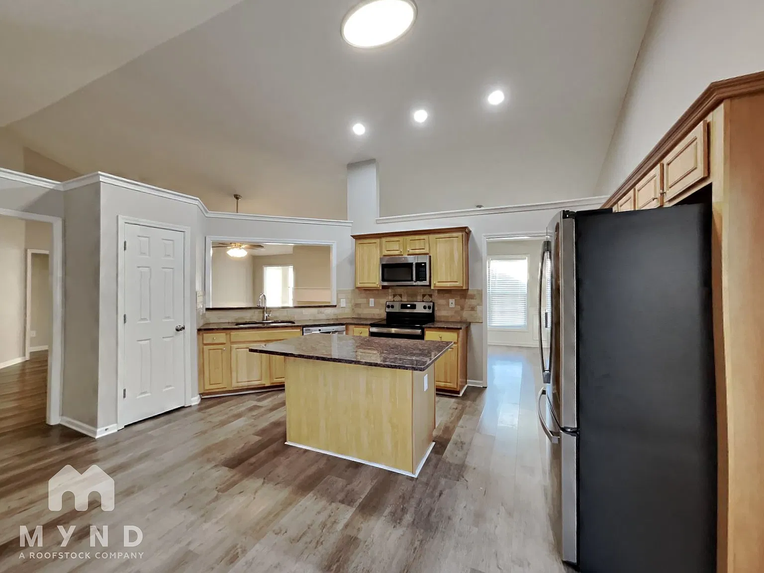 4 bed, 2.5 bath, 2625 sqft, $2,465 — Photo 2