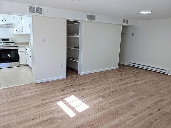 4th image of 1136 El Camino Real #5