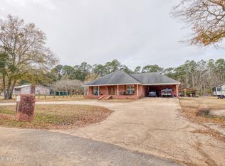 8121 Victoria Dr, Biloxi, MS 39532