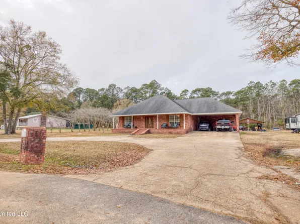 8121 Victoria Dr, Biloxi, MS 39532