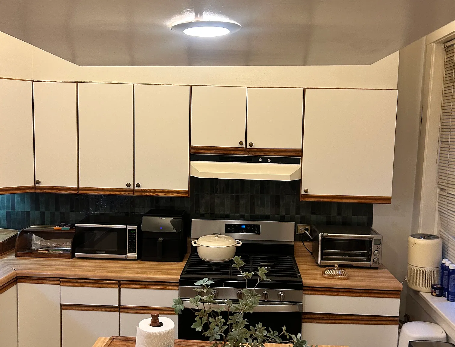 4 bed, 2600 sqft, $5,900 — Photo 3