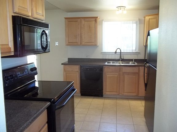 4th image of 487 W Twain Ave