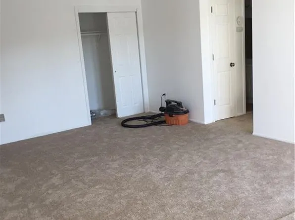 1010 Green Hollow Dr #1010, Iselin, NJ 08830