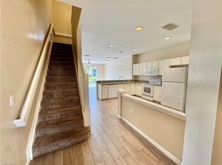 912 Hampton Cir #92, Naples, FL 34105