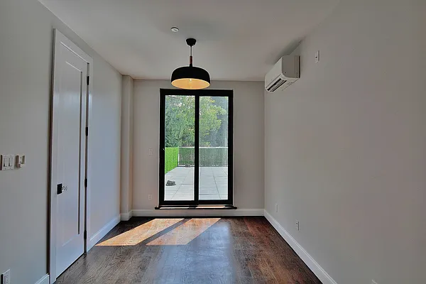 Rented by Hagstrom Management Inc | media 22