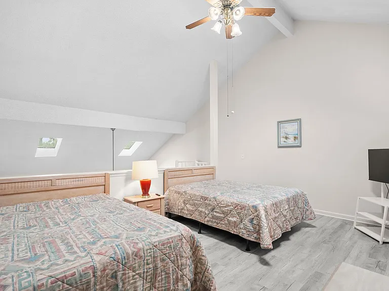 1890 Auburn Ln #29E — Photo 27
