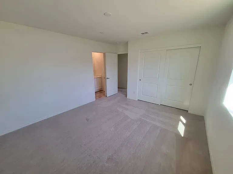 2702 Arches Ct #5 — Photo 6