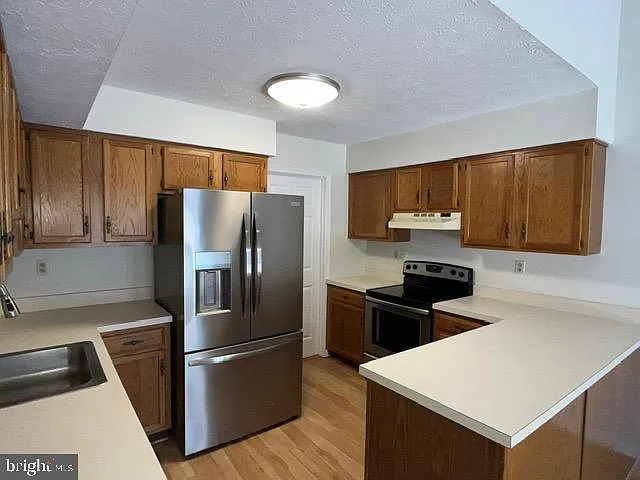 406 Williamsburg Ct — Photo 8