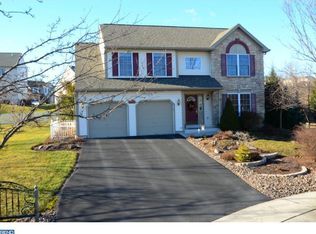 10 Taylor Dr, Reading, PA 19606