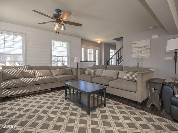 2nd image of 11 Rolling Ridge Dr